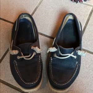 Navy blue women’s sperrys